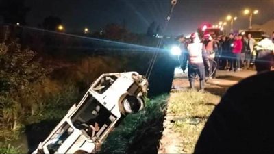 انقلاب سيارة ميكروباص تقل 14 راكباً فى ترعة الإبراهيمية بأسيوط