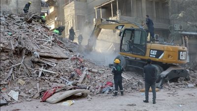 سكان عقار الوايلي المنهار: العقار به تصدعات وكان بيسرب مياه