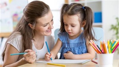 التعامل مع الأطفال خلال فترة الامتحانات: نصائح من استشاري نفسي