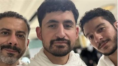 نور النبوي يؤدي مناسك العمرة برفقة محمد فراج وأمير المصري