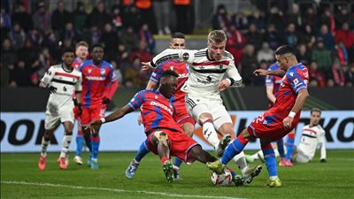 مانشستر يونايتد ينتزع فوزًا صعبًا على فيكتوريا بلزن بالدوري الأوروبي