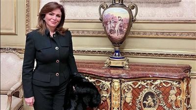 بعد المونجارو.. إلهام شاهين تخطف الأنظار بإطلالة مميزة وتحذر من أضرار التخسيس 