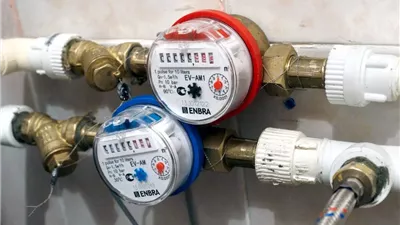 سقوط لص عدادات المياه من داخل العقارات السكنية بالقاهرة 