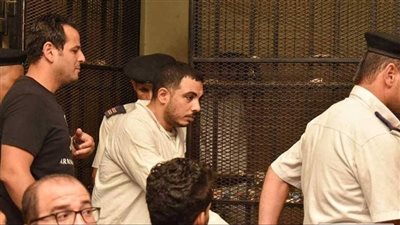 وسط تشديدات أمنية مكثفة.. سفاح التجمع يصل المحكمة للنطق بالحكم 