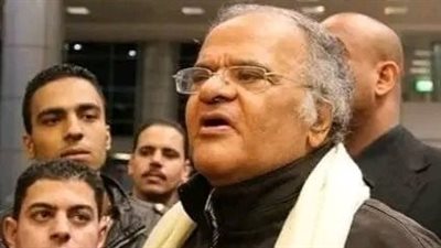 ممدوح عباس يفتح النيران على حكم مباراة الزمالك: لايستحق إلا الضرب بالحذاء