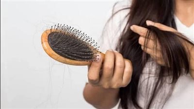 تساقط الشعر.. أسبابه وأنواعه وكيفية الوقاية والعلاج
