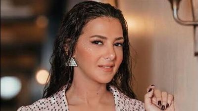 دنيا سمير غانم تروج لمسرحية «مكسرة الدنيا»: إن شاء الله تعجبكم