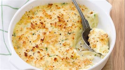 وصفة عشاء سريعة ولذيذة: طريقة تحضير البطاطس بيورية بالجبن