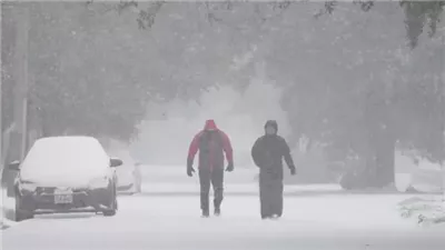 عاصفة ثلجية قاسية تضرب جنوب أمريكا وتخلف ضحايا وحوادث