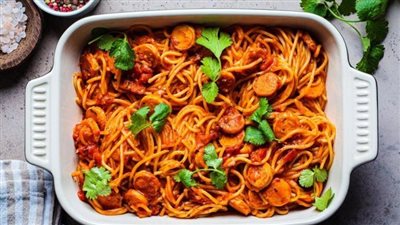 طريقة سهلة لتحضير المكرونة بالسجق بأقل التكاليف