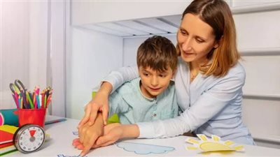 مفتاح العلاج.. كيف يمكن للطفل المصاب بالتوحد تحسين حياته مع الدعم المبكر؟