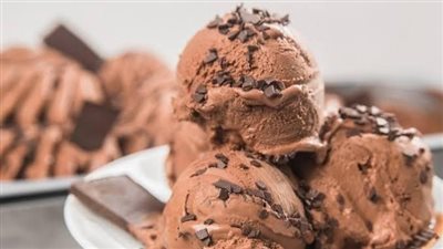 طريقة عمل الآيس كريم بخطوات سهلة وبسيطة