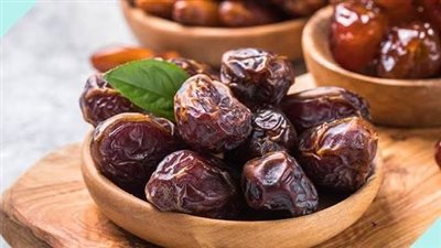ماذا يحدث لجسمك عند تناول التمر صباحًا؟ فوائد مذهلة لم تكن تتخيلها