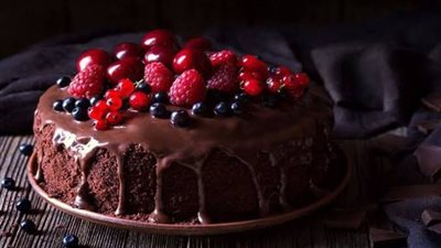 أسهل طريقة لتحضير كيكة الشوكولاتة الهشة واللذيذة مثل المحترفين