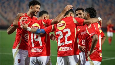 بيراميدز يقدم عرضاً مغرياً لضم مدافع الأهلي