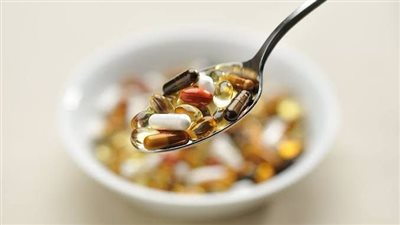 آثار غير متوقعة.. كيف يمكن أن تؤثر المكملات الغذائية على صحتك؟