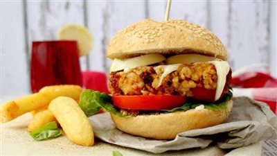 طريقة عمل برجر البطاطس الاقتصادي.. وصفة لذيذة وسهلة التحضير