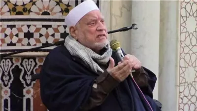 تفاصيل تعرض الدكتور أحمد عمر هاشم للإغماء بمسجد الحسين