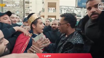 الاسم المميز.. محمد رمضان يهدى مواطن 100 ألف جنيه من مدفع رمضان