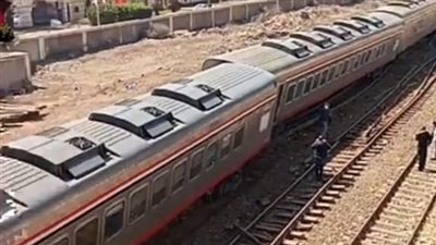 كواليس خروج قطار عن القضبان بخط الإسكندرية للقاهرة قبل دخوله المحطة