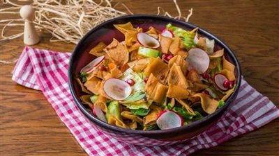 سهلة وسريعة.. حضري سلطة الفتوش بأسهل طريقة لسفرة رمضانية شهية ولا أروع