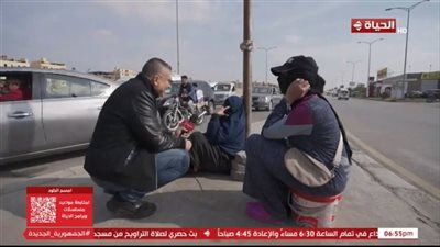 عمرو الليثي يجبر خاطر بائعة الخس وبائعى الفول فى أجمل ناس