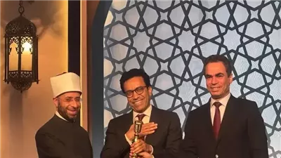 الوطنية للإعلام: تكريم الفنان سامح حسين لدعم البرامج ذات المحتوي المتميز قيمياً 