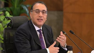 رئيس الوزراء يؤكد حرص الحكومة على متابعة ملف تحلية مياه البحر