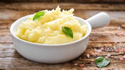 مُغذي ومُشبع.. طريقة عمل البطاطس بيوريه لسحور مميز