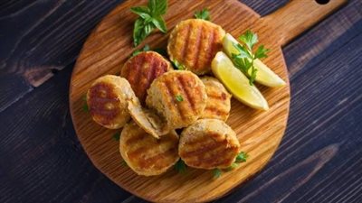 أسهل طريقة لعمل فطائر التونة الشهية في دقائق