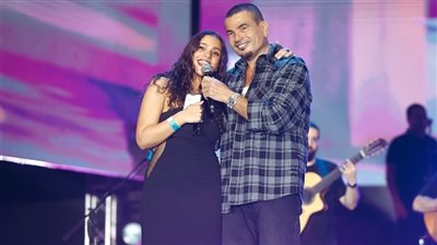 تألق عمرو دياب وابنته جانا في حفل أبوظبي