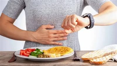 كيف يؤثر وقت العشاء على مقاومة الأنسولين؟.. تعرف على التوقيت المثالي