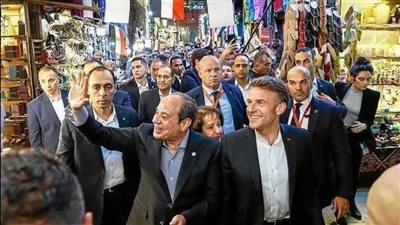 بعد زيارة الرئيس الفرنسي.. كل ما تود معرفته عن خان الخليلي بالقاهرة