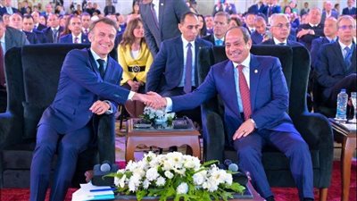 الرئيس السيسي وماكرون يصلان مدينة العريش