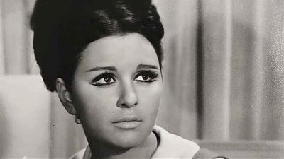 الرقة والبساطة.. سر جمال وأنوثة سعاد حسني سندريلا الأجيال