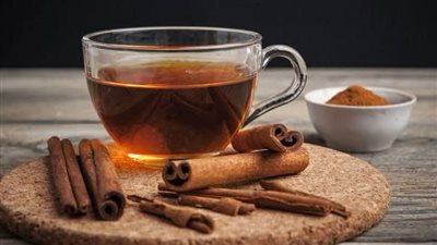 فوائد تناول القرفة ليلاً: كيف تساهم في تحسين جودة النوم والاسترخاء؟