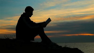 الصداقة بين العزلة والتواصل.. كيف توازن بين الاختلافات وتبني علاقة تدوم؟