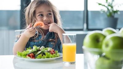 إرشادات فعالة لصحة وتغذية الأطفال.. خبير تغذية يكشف الأسرار