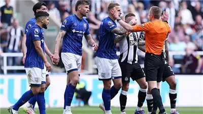 إيبسويتش تاون يودع الدوري الإنجليزي بعد هزيمة ثقيلة أمام نيوكاسل