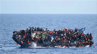 رحلة الموت.. غرق وفقدان عشرات المهاجرين قبالة تونس والجزائر