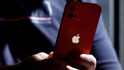 تراجع مبيعات آيفون يضع آبل في مأزق.. عام 2025 يبدأ بتحديات قاسية