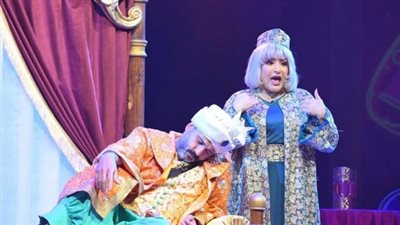 بصور مميزة.. بدرية طلبة تشارك لحظات من مسرحية « ألف تيتة وتيتة»