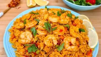 في أقل من نص ساعة.. طريقة تحضير «أرز بـ الجمبري»