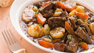 طريقة عمل طاجن العكاوي بالبصل.. وصفة لذيذة بطعم زمان 