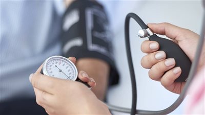 لماذا يرتفع ضغط الدم في الصيف؟ إليك الأسباب وطرق التعامل الآمن