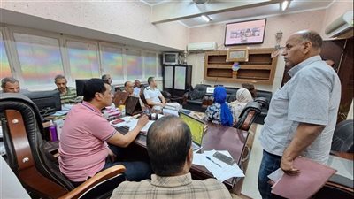 وكيل تعليم سوهاج يشدد على توفير بيئة هادئة لامتحانات الدبلومات الفنية