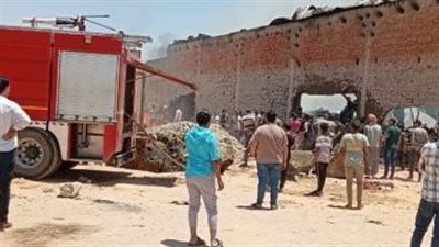 حريق يلتهم مصنع إسفنج بالشرقية.. والدفع بـ5 سيارات إطفاء للسيطرة على النيران