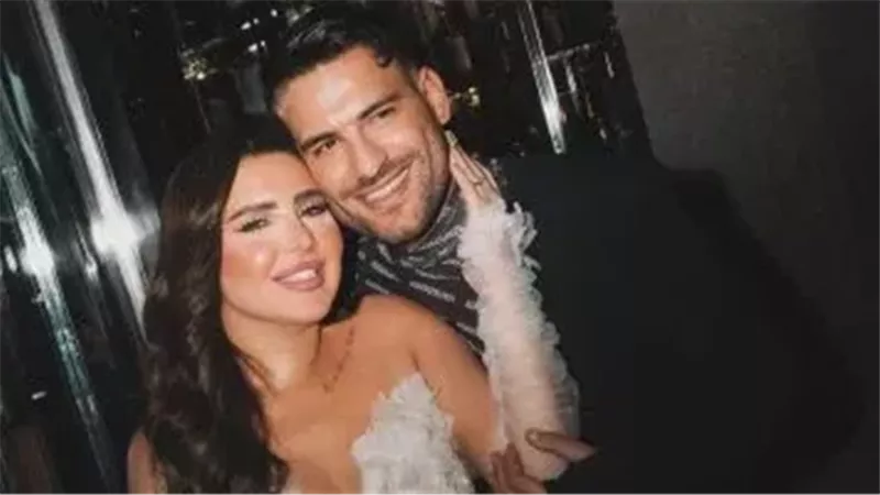 مسلم وزوجته