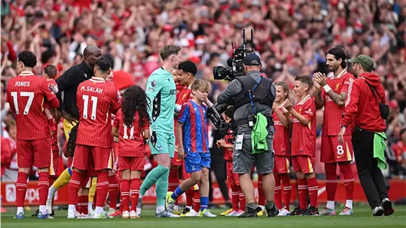ممر شرفي بين ليفربول
