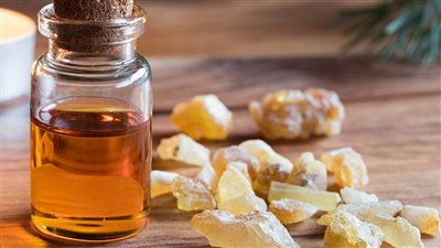 حل سريع وآمن.. «لبان الدكر»  لعلاج الكحة الجافة عند الكبار والصغار 